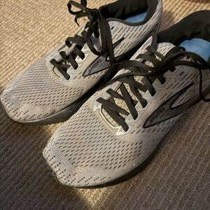 Brooks Men's Black and Gray Athletic Shoes